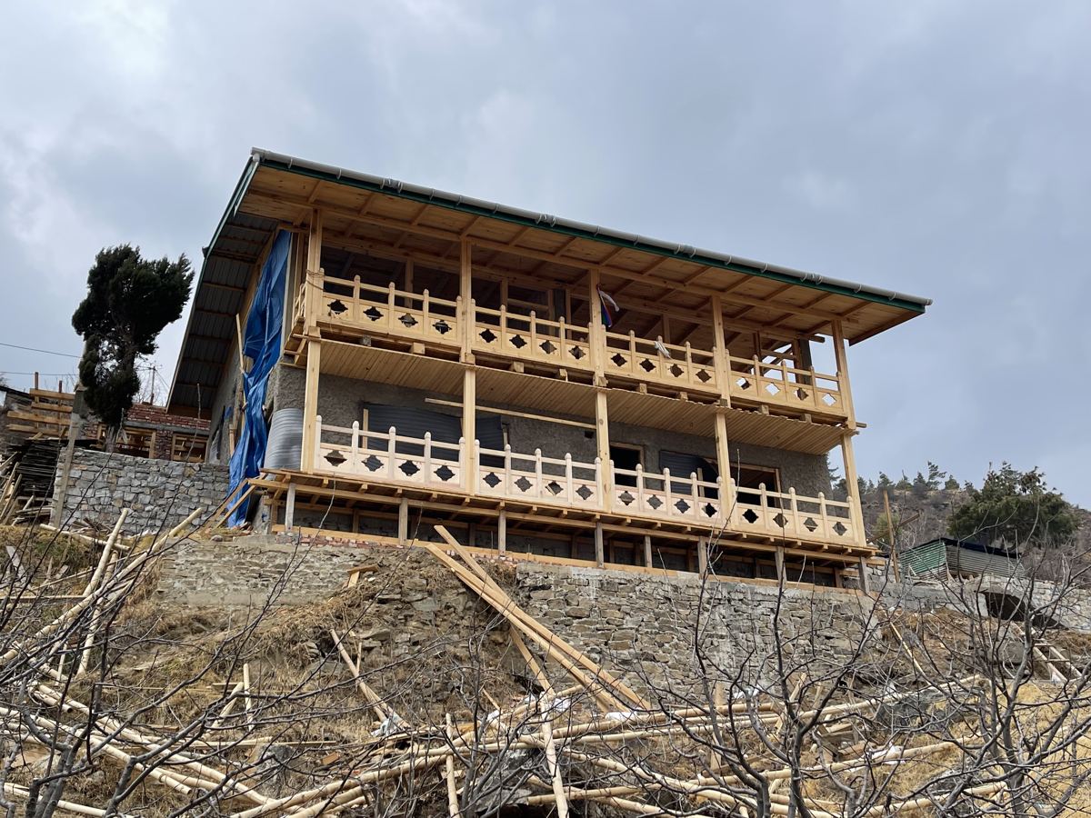 The lodge takes shape